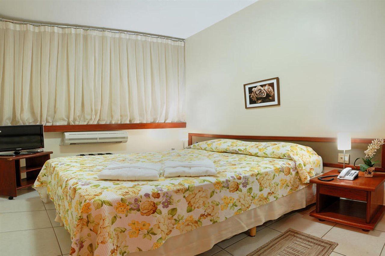 Hotel Flat Bassano Vaccarini リベイラン・プレト エクステリア 写真