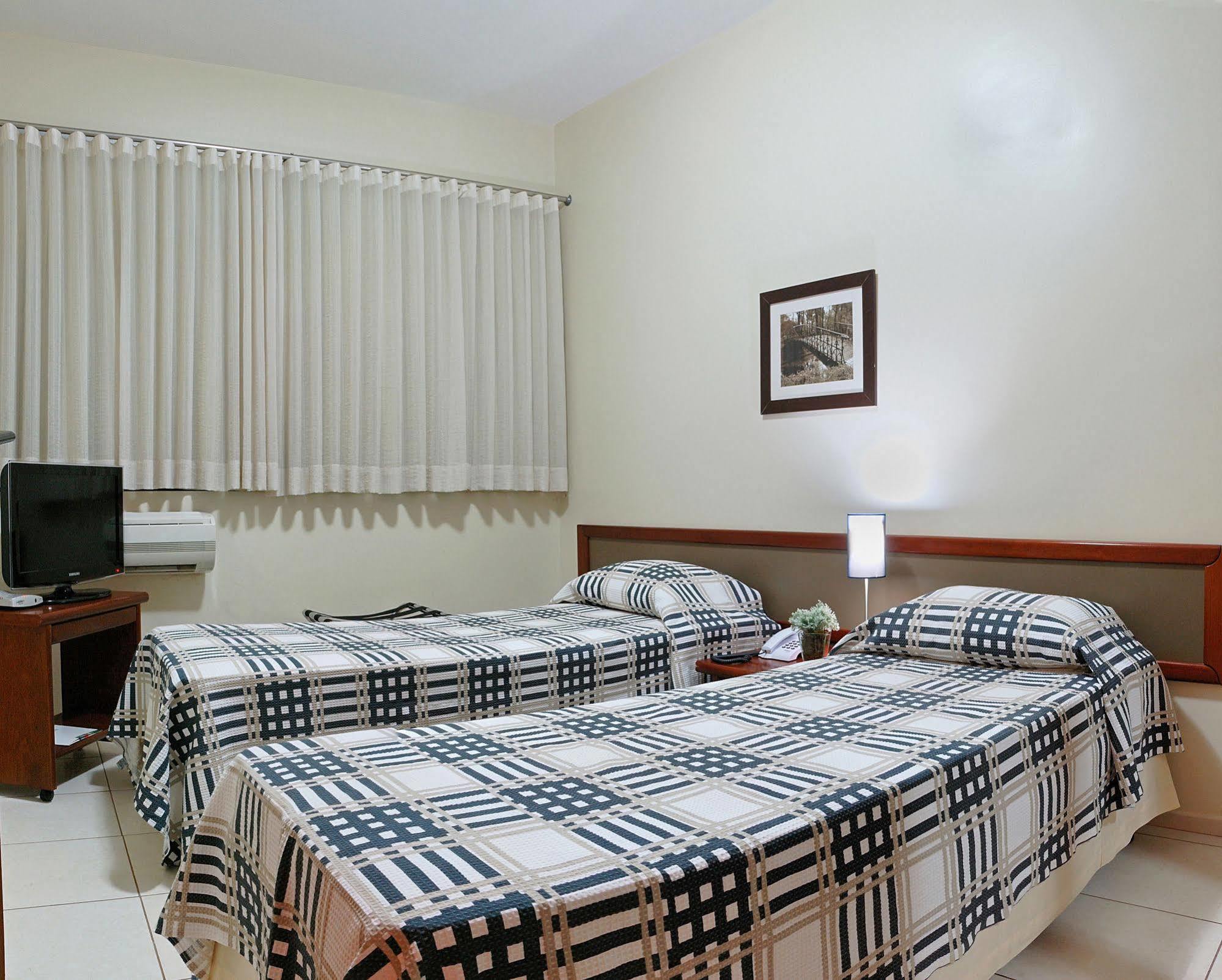 Hotel Flat Bassano Vaccarini リベイラン・プレト エクステリア 写真